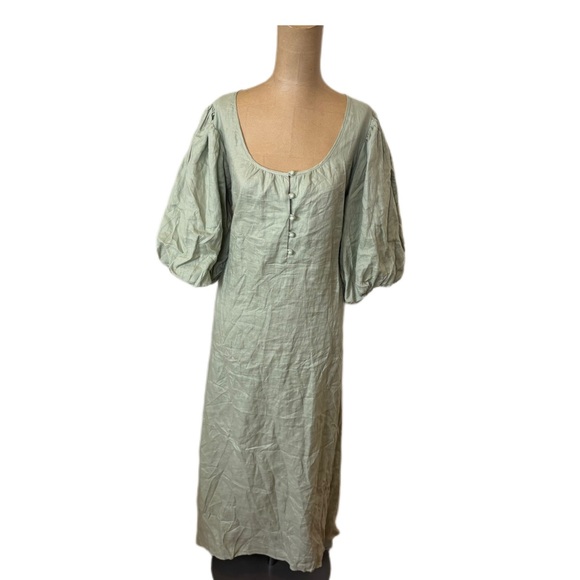 Aulieude Dresses & Skirts - AULIEUDE Light Sage Green Button Detail Dress Women’s Size 12